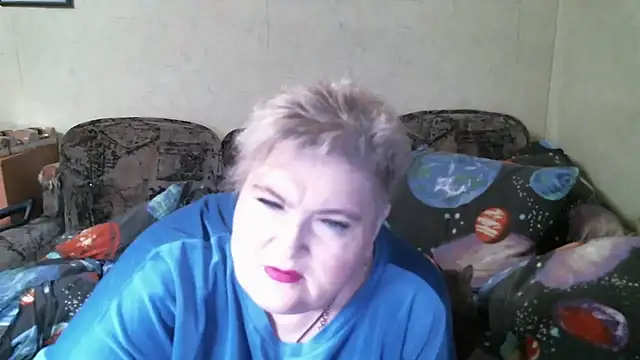 Snapshot of Lana555 chatting on April 9, 8:25 pm Lana555 online show from April 9, 8:25 pm