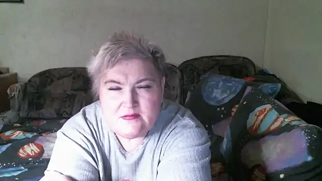 Snapshot of Lana555 chatting on April 15, 8:20 pm Lana555 online show from April 15, 8:20 pm