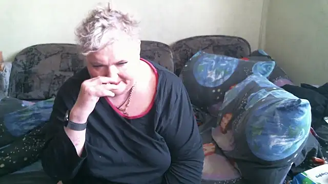 Snapshot of Lana555 chatting on April 17, 4:59 am Lana555 online show from April 17, 4:59 am