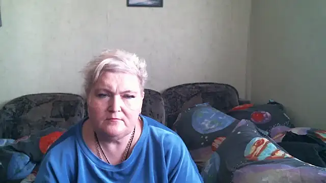 Snapshot of Lana555 chatting on April 25, 7:33 am Lana555 online show from April 25, 7:33 am