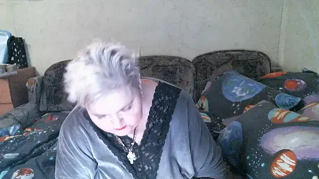 Snapshot of Lana555 chatting on April 27, 9:24 pm Lana555 online show from April 27, 9:24 pm