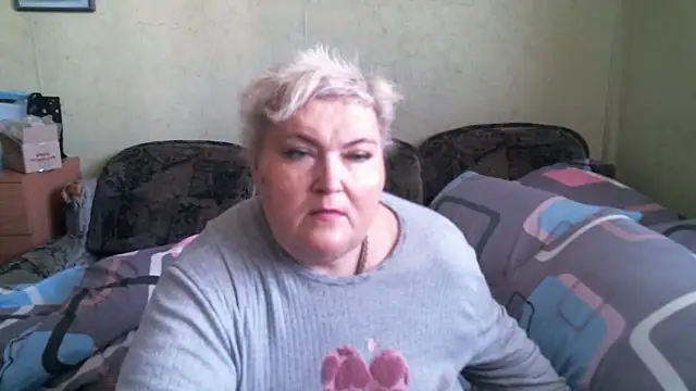 Snapshot of Lana555 chatting on May 8, 8:19 am Lana555 online show from May 8, 8:19 am