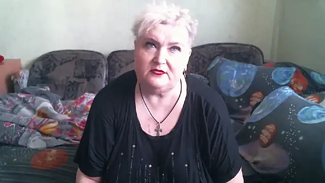 Snapshot of Lana555 chatting on July 17, 7:59 am Lana555 online show from July 17, 7:59 am