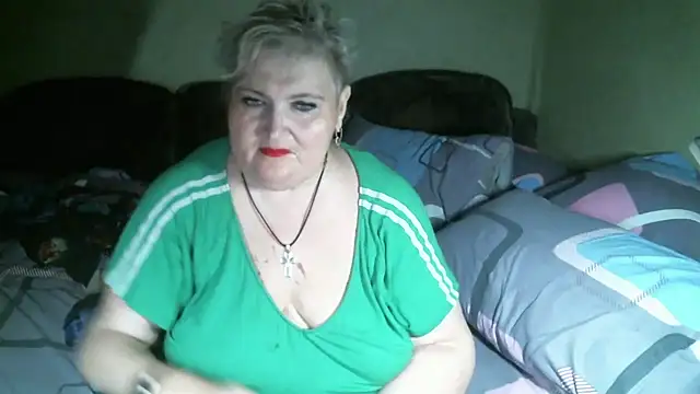 Snapshot of Lana555 chatting on July 22, 8:33 pm Lana555 online show from July 22, 8:33 pm