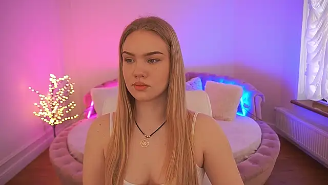 Snapshot of CelesteNoir chatting on March 2, 7:09 am CelesteNoir online show from March 2, 7:09 am