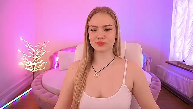 Snapshot of CelesteNoir chatting on March 13, 7:59 am CelesteNoir online show from March 13, 7:59 am