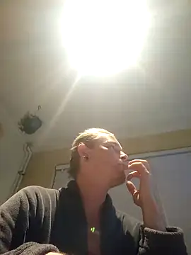 Snapshot of piercingpik chatting on September 25, 9:29 pm piercingpik online show from September 25, 9:29 pm