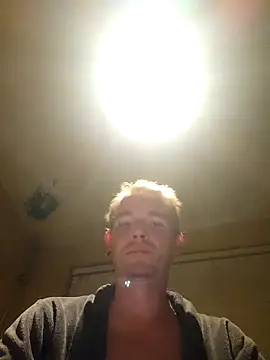 Snapshot of piercingpik chatting on September 27, 9:09 pm piercingpik online show from September 27, 9:09 pm