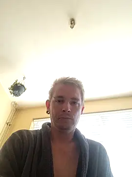 Snapshot of piercingpik chatting on September 28, 9:25 am piercingpik online show from September 28, 9:25 am