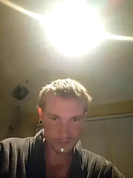 Snapshot of piercingpik chatting on September 30, 7:41 pm piercingpik online show from September 30, 7:41 pm