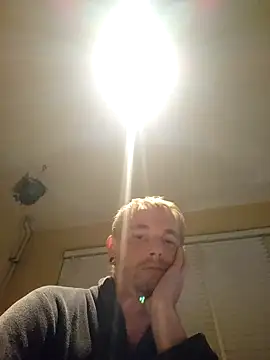 Snapshot of piercingpik chatting on October 7, 6:05 pm piercingpik online show from October 7, 6:05 pm