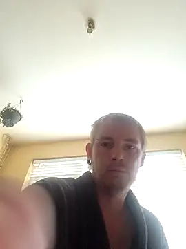 Snapshot of piercingpik chatting on October 11, 9:19 am piercingpik online show from October 11, 9:19 am