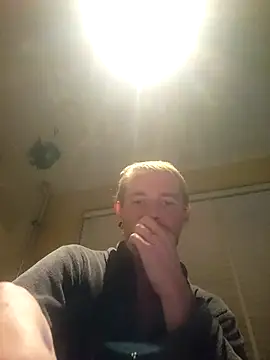 Snapshot of piercingpik chatting on October 16, 8:43 pm piercingpik online show from October 16, 8:43 pm