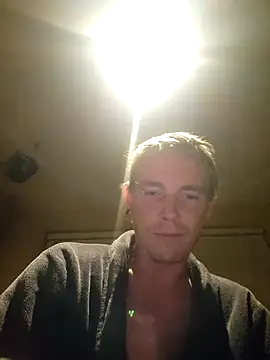 Snapshot of piercingpik chatting on October 30, 11:27 pm piercingpik online show from October 30, 11:27 pm