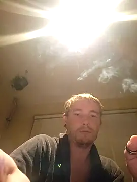 Snapshot of piercingpik chatting on November 23, 9:14 pm piercingpik online show from November 23, 9:14 pm