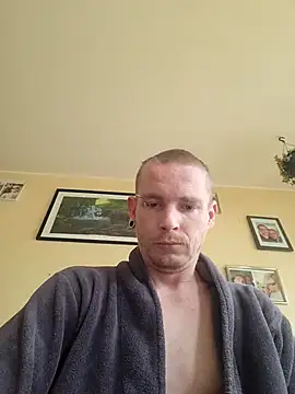 Snapshot of piercingpik chatting on January 8, 12:40 pm piercingpik online show from January 8, 12:40 pm