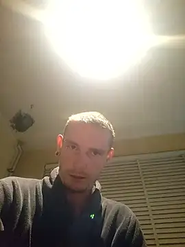 Snapshot of piercingpik chatting on January 12, 10:37 pm piercingpik online show from January 12, 10:37 pm