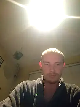 Snapshot of piercingpik chatting on January 15, 11:19 pm piercingpik online show from January 15, 11:19 pm