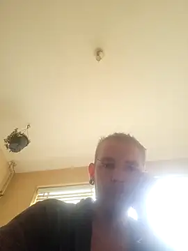 Snapshot of piercingpik chatting on February 23, 10:56 am piercingpik online show from February 23, 10:56 am