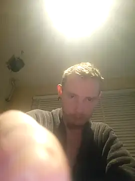 Snapshot of piercingpik chatting on February 23, 11:02 pm piercingpik online show from February 23, 11:02 pm