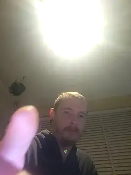 Snapshot of piercingpik chatting on February 25, 2:54 am piercingpik online show from February 25, 2:54 am