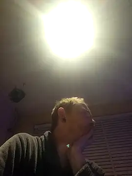 Snapshot of piercingpik chatting on February 25, 10:52 pm piercingpik online show from February 25, 10:52 pm