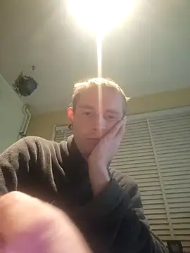 Snapshot of piercingpik chatting on March 5, 11:23 pm piercingpik online show from March 5, 11:23 pm