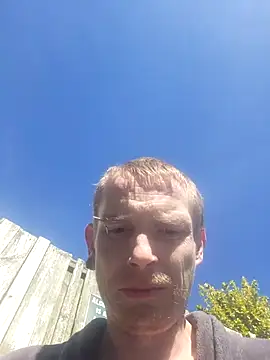 Snapshot of piercingpik chatting on March 18, 11:46 am piercingpik online show from March 18, 11:46 am