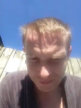 Snapshot of piercingpik chatting on March 19, 11:14 am piercingpik online show from March 19, 11:14 am