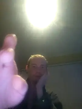 Snapshot of piercingpik chatting on March 19, 11:20 pm piercingpik online show from March 19, 11:20 pm