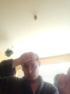 Snapshot of piercingpik chatting on April 12, 11:04 am piercingpik online show from April 12, 11:04 am