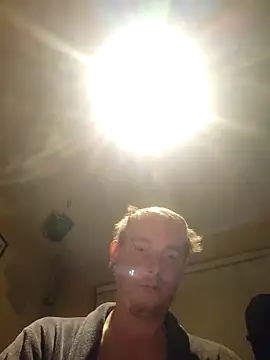 Snapshot of piercingpik chatting on April 12, 11:10 pm piercingpik online show from April 12, 11:10 pm