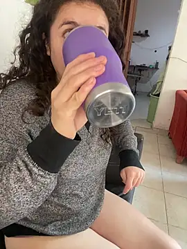 Snapshot of Lucy_YupiSweet chatting on November 26, 3:35 pm Lucy YupiSweet online show from November 26, 3:35 pm