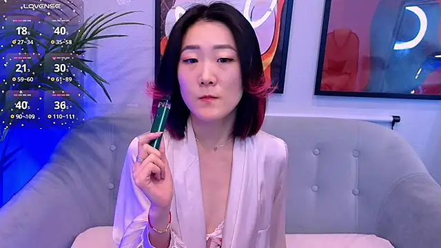 Snapshot of AikoYamada chatting on September 30, 6:18 am AikoYamada online show from September 30, 6:18 am