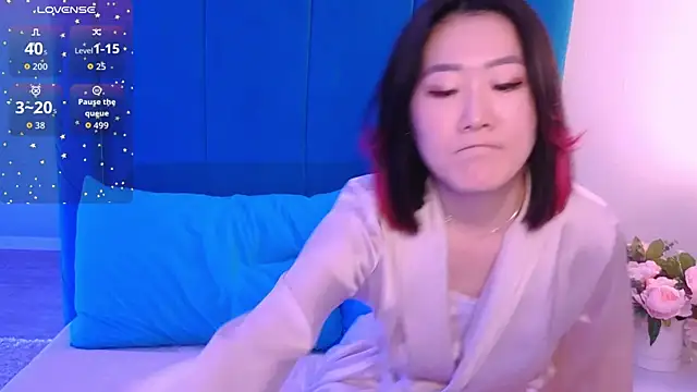 Snapshot of AikoYamada chatting on October 4, 6:44 am AikoYamada online show from October 4, 6:44 am