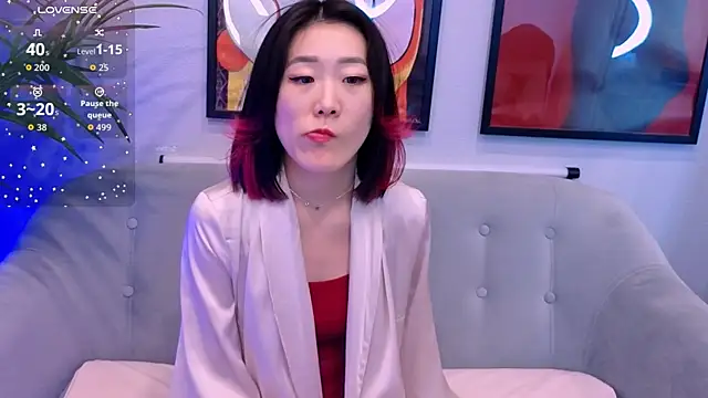 Snapshot of AikoYamada chatting on October 5, 7:28 am AikoYamada online show from October 5, 7:28 am