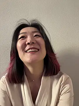 Snapshot of AikoYamada chatting on October 19, 6:47 am AikoYamada online show from October 19, 6:47 am