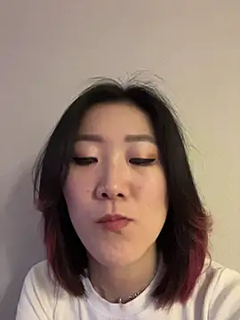 Snapshot of AikoYamada chatting on October 25, 7:16 am AikoYamada online show from October 25, 7:16 am