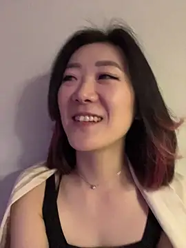 Snapshot of AikoYamada chatting on October 27, 5:55 am AikoYamada online show from October 27, 5:55 am