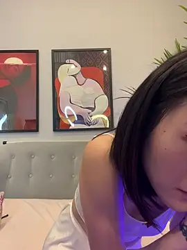 Snapshot of AikoYamada chatting on November 1, 6:26 am AikoYamada online show from November 1, 6:26 am