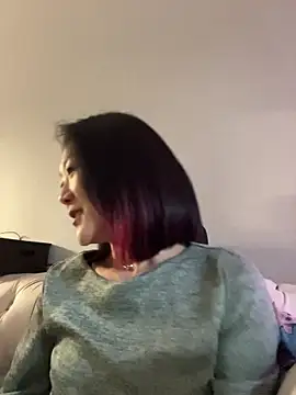 Snapshot of AikoYamada chatting on November 2, 6:49 am AikoYamada online show from November 2, 6:49 am