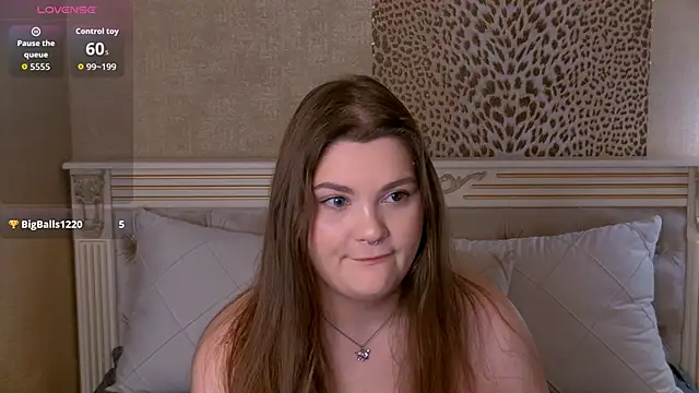 EmilyHyde online show from September 30, 8:36 pm