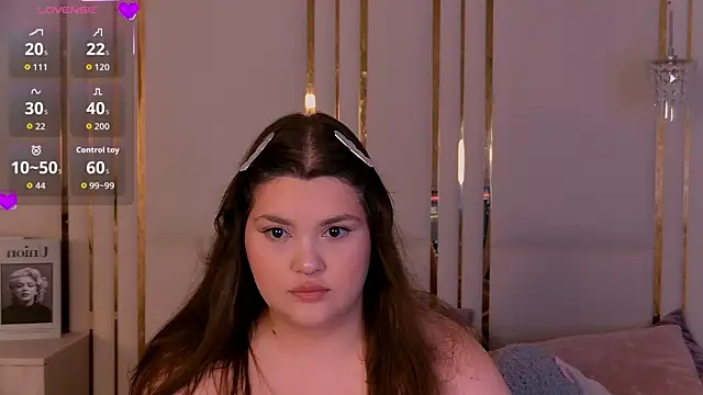 EmilyHyde online show from July 4, 8:37 pm