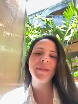 Snapshot of Lady_LauraRose chatting on November 21, 2:27 pm Lady LauraRose online show from November 21, 2:27 pm