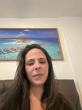 Snapshot of Lady_LauraRose chatting on December 15, 12:15 am Lady LauraRose online show from December 15, 12:15 am