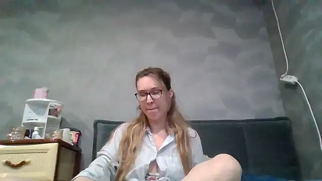 Snapshot of Jugira chatting on October 11, 9:24 pm Jugira online show from October 11, 9:24 pm