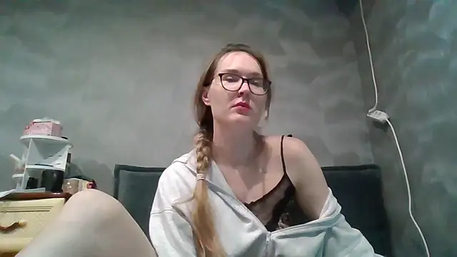 Snapshot of Jugira chatting on October 13, 9:59 pm Jugira online show from October 13, 9:59 pm