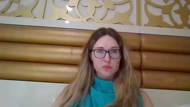 Snapshot of Jugira chatting on November 12, 11:36 pm Jugira online show from November 12, 11:36 pm