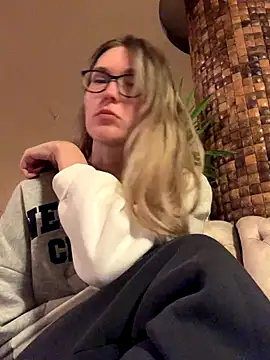 Snapshot of Jugira chatting on November 15, 8:27 pm Jugira online show from November 15, 8:27 pm