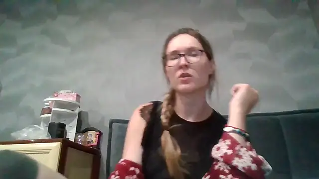 Snapshot of Jugira chatting on November 30, 12:14 am Jugira online show from November 30, 12:14 am